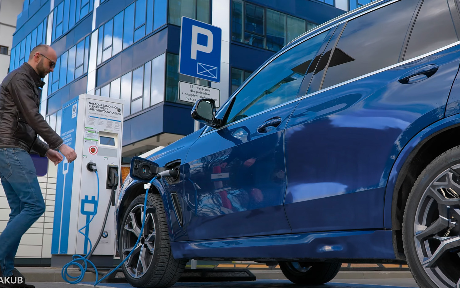 Improved efficiency of embedded software for electric vehicle chargers  